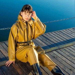 Quần áo liền ủng PVC trùm kín toàn thân chống thấm nước, chống dầu, kiềm và axit